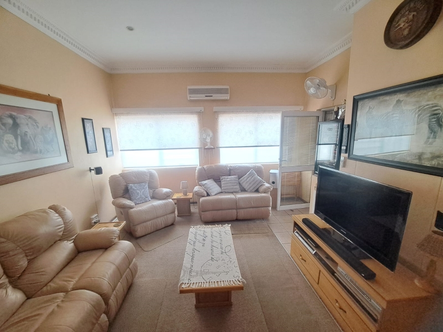 3 Bedroom Property for Sale in Protea Park North West